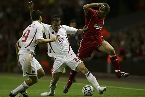 بعد 24 عاما.. ليفربول يواصل البحث عن الفوز الأول على ملعب جالاتا سراي